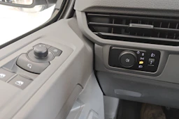 valkoinen Volkswagen Transporter 2026 kuva 23.