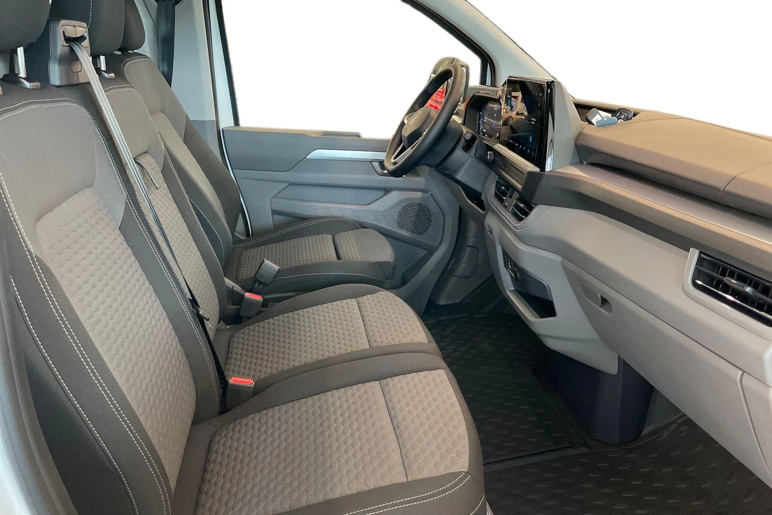 valkoinen Volkswagen Transporter 2026 kuva 11.