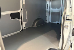 valkoinen Volkswagen Transporter 2026 kuva 11.