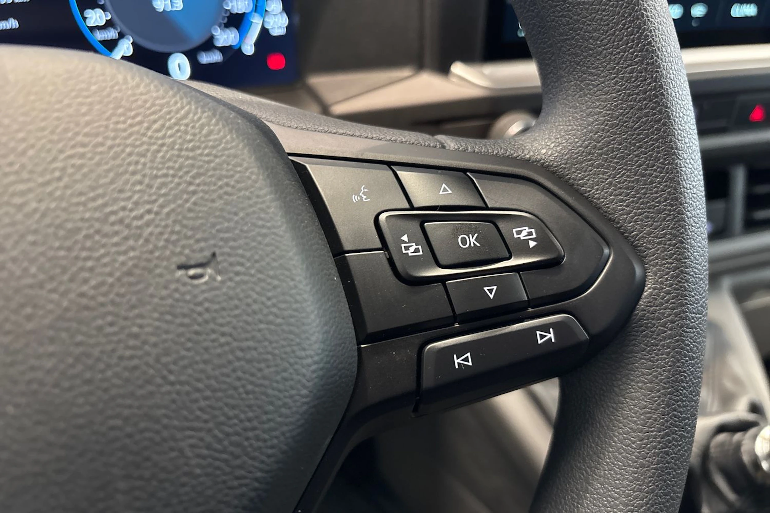 valkoinen Volkswagen Transporter 2026 kuva 17.