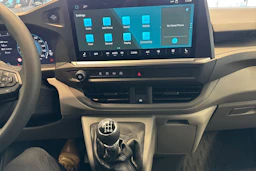 valkoinen Volkswagen Transporter 2026 kuva 19.