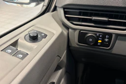 valkoinen Volkswagen Transporter 2026 kuva 20.