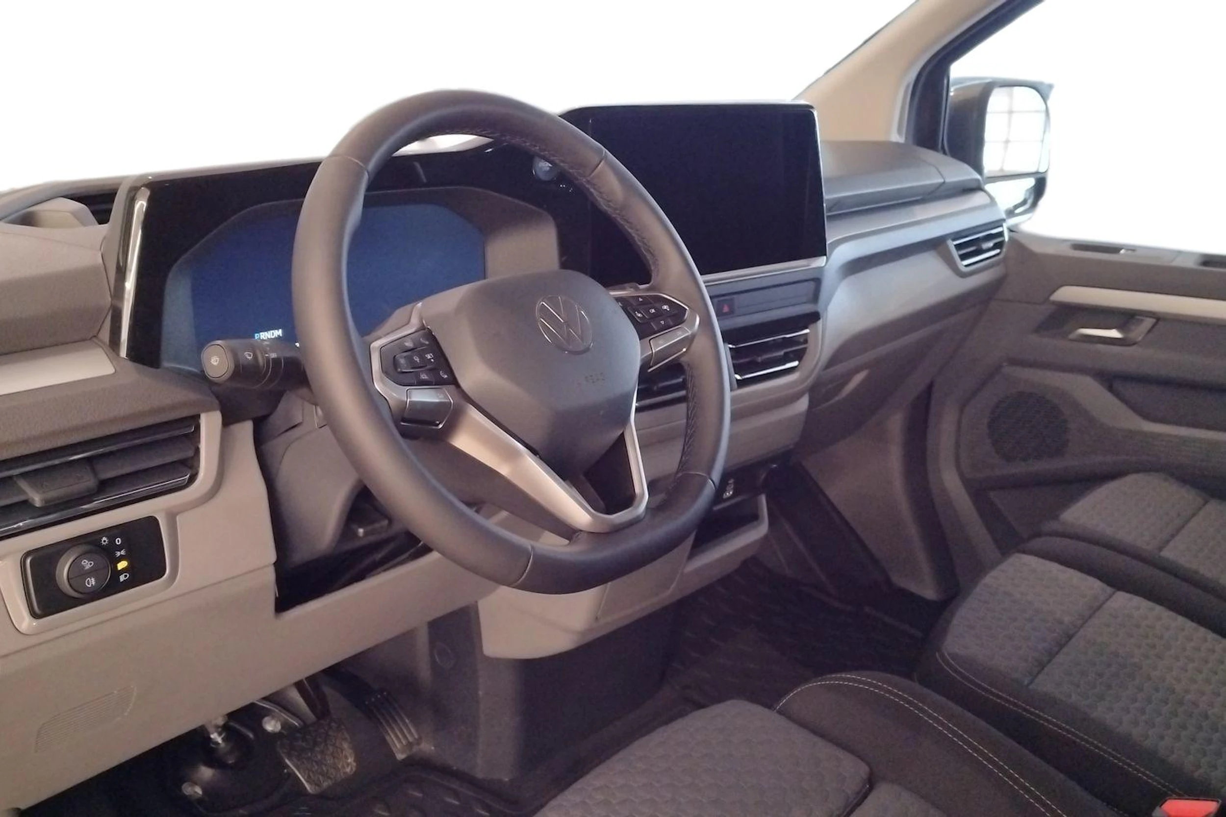 harmaa Volkswagen Transporter 2026 kuva 6.