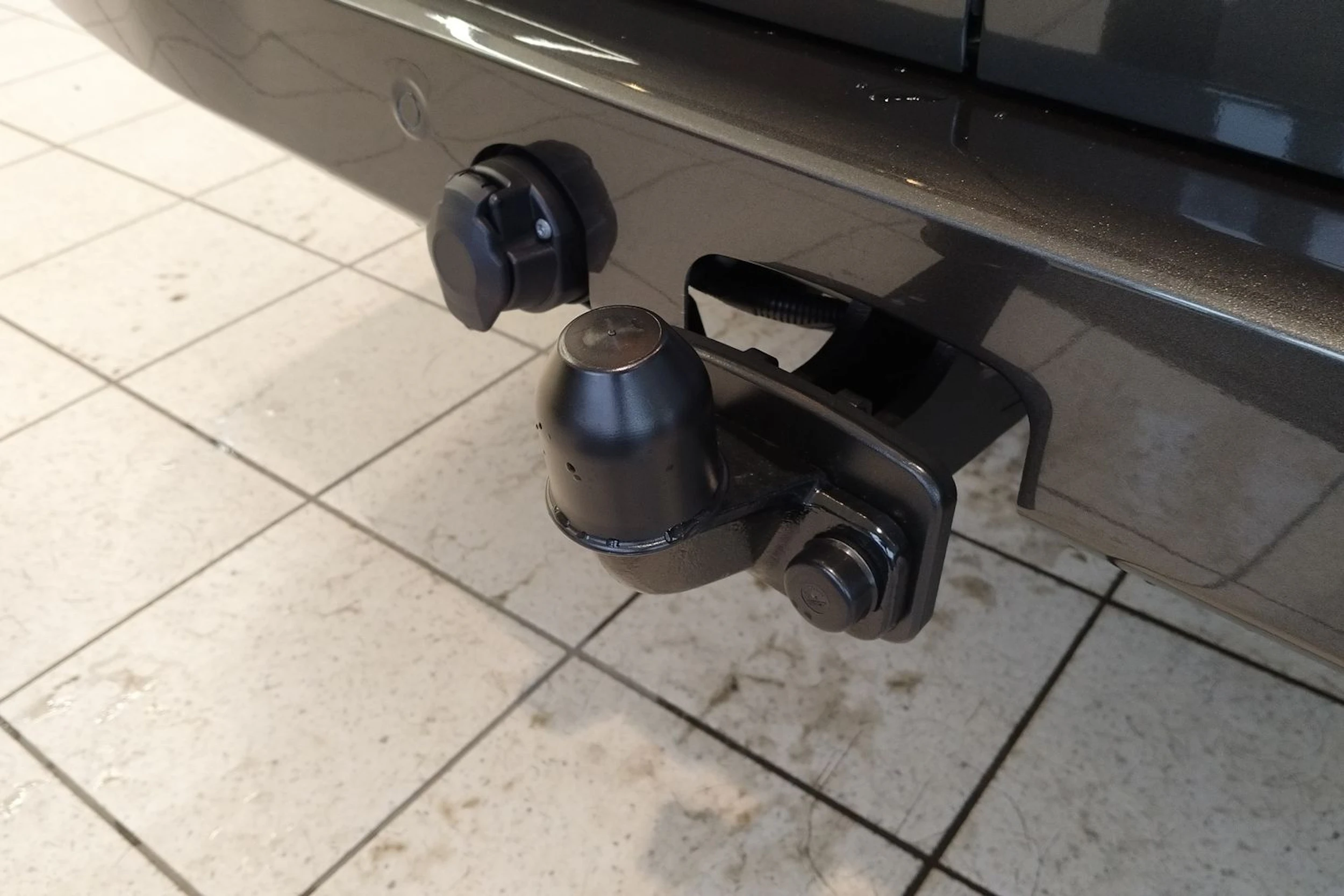 harmaa Volkswagen Transporter 2026 kuva 10.