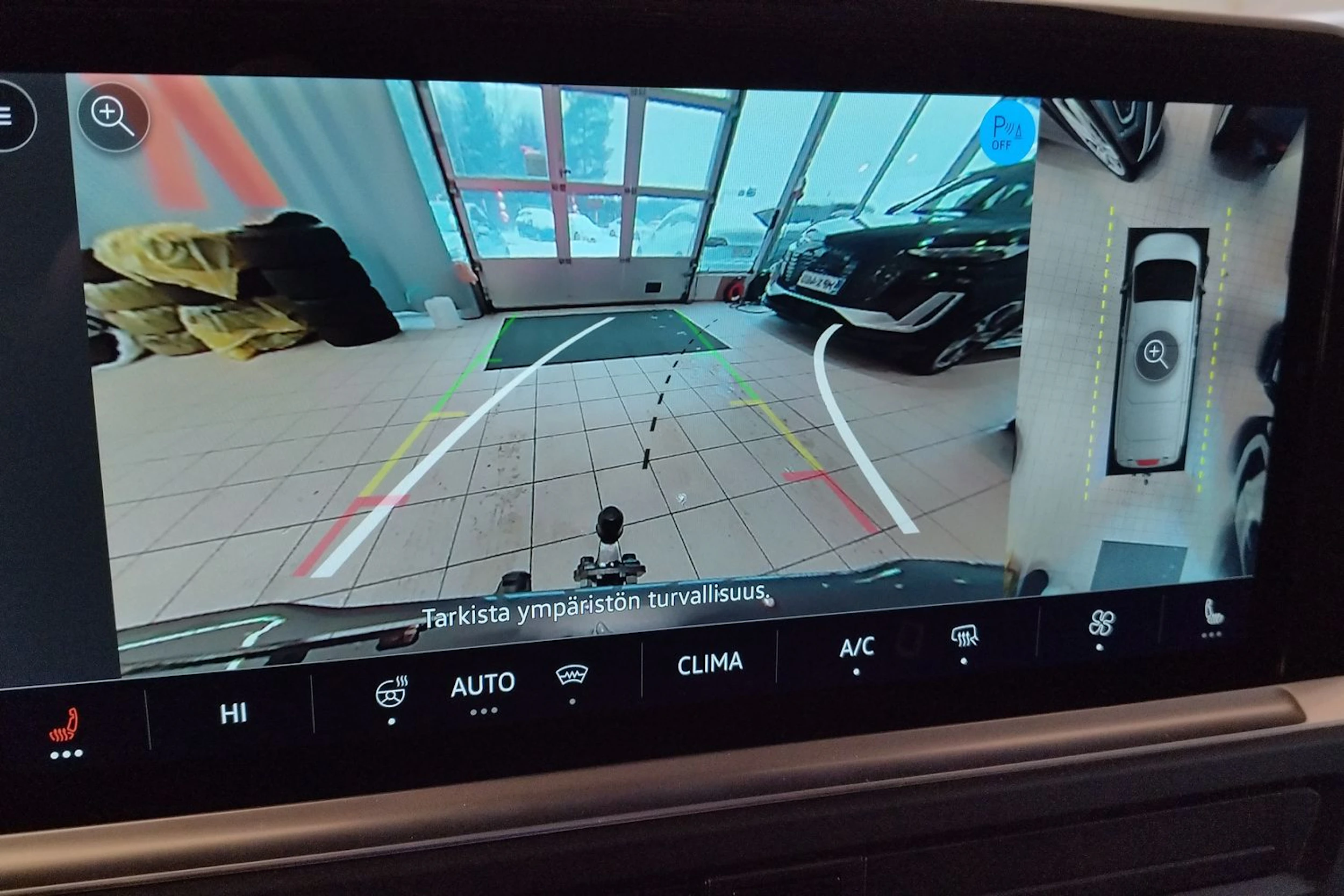 harmaa Volkswagen Transporter 2026 kuva 19.