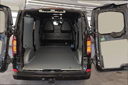 musta Volkswagen Transporter 2026 kuva 11.