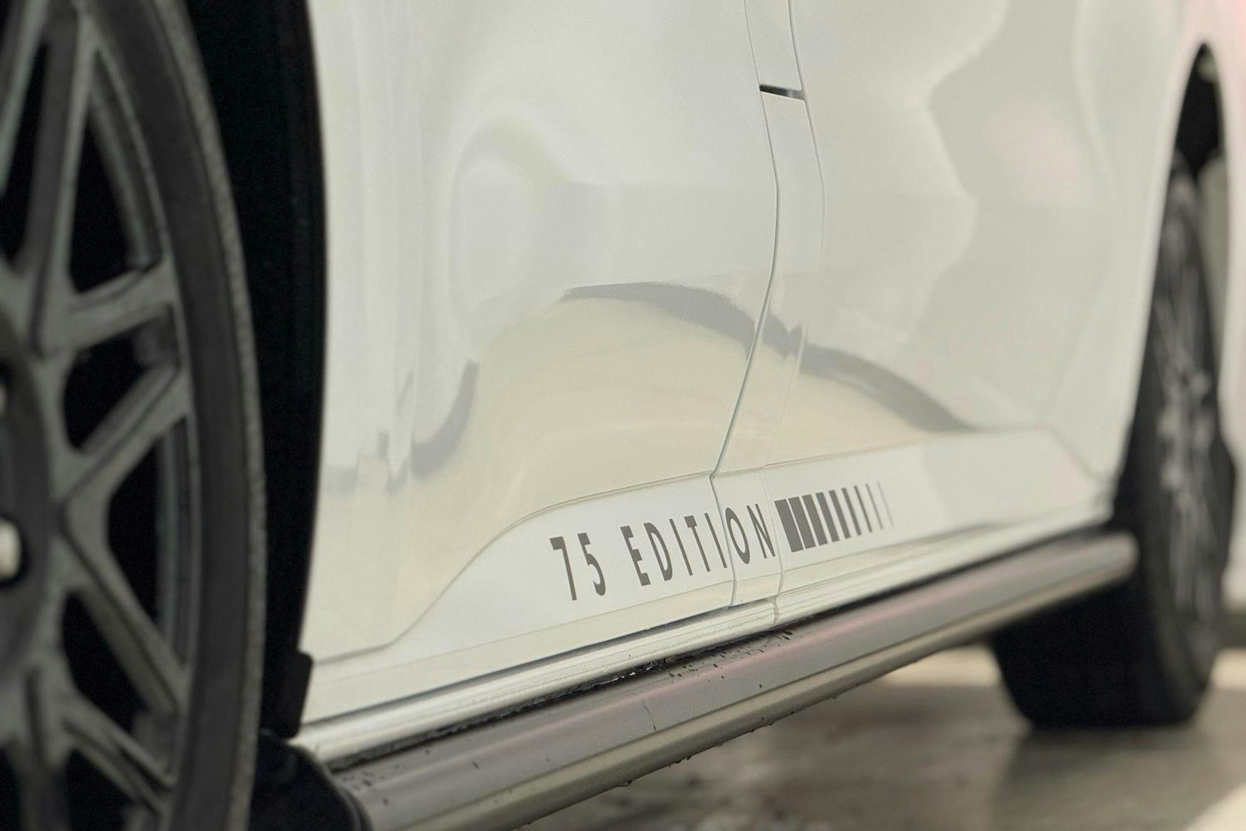 valkoinen Volkswagen Transporter 2026 kuva 13.