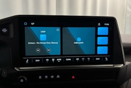 valkoinen Volkswagen Transporter 2026 kuva 19.