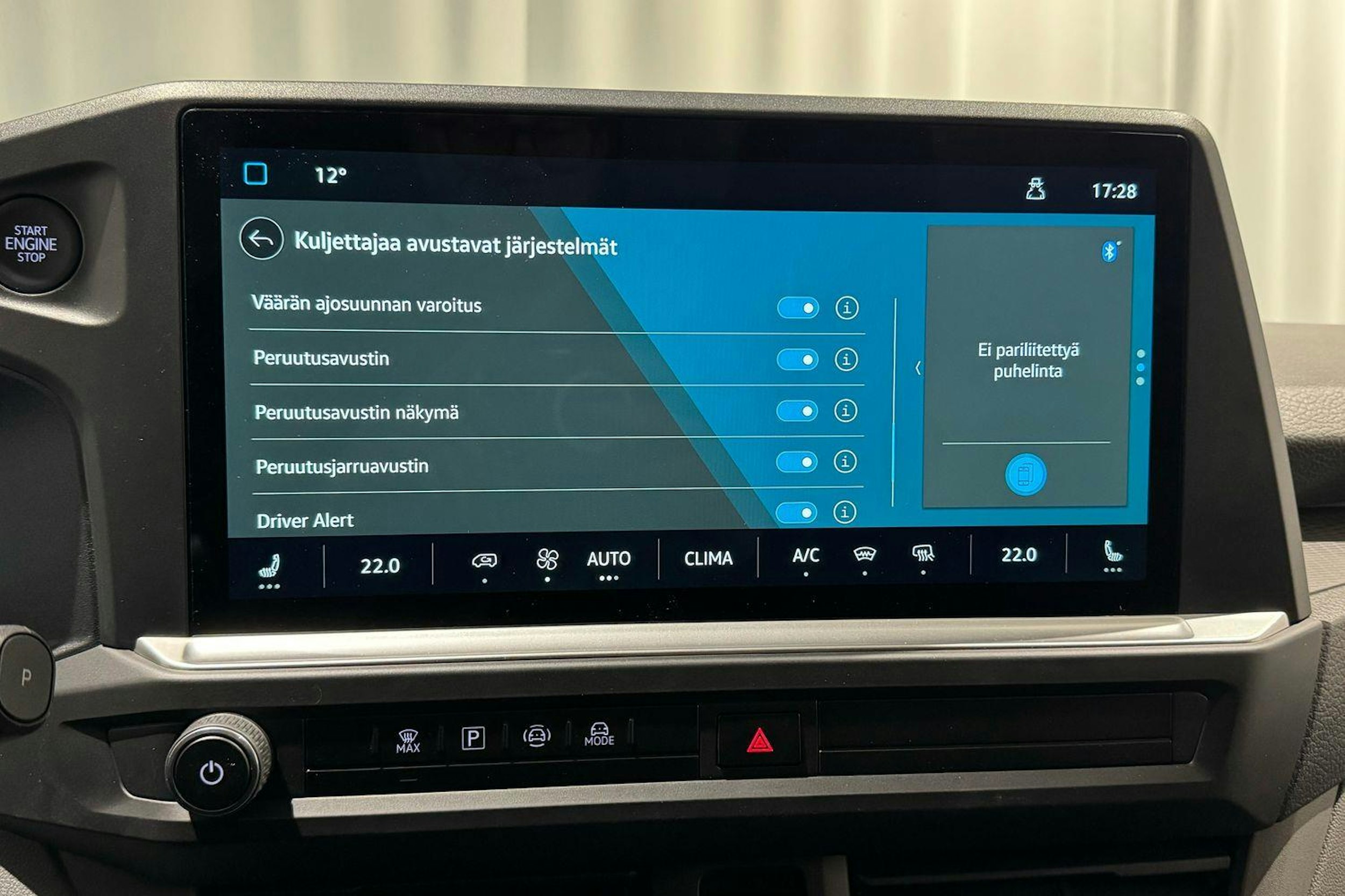 valkoinen Volkswagen Transporter 2026 kuva 25.