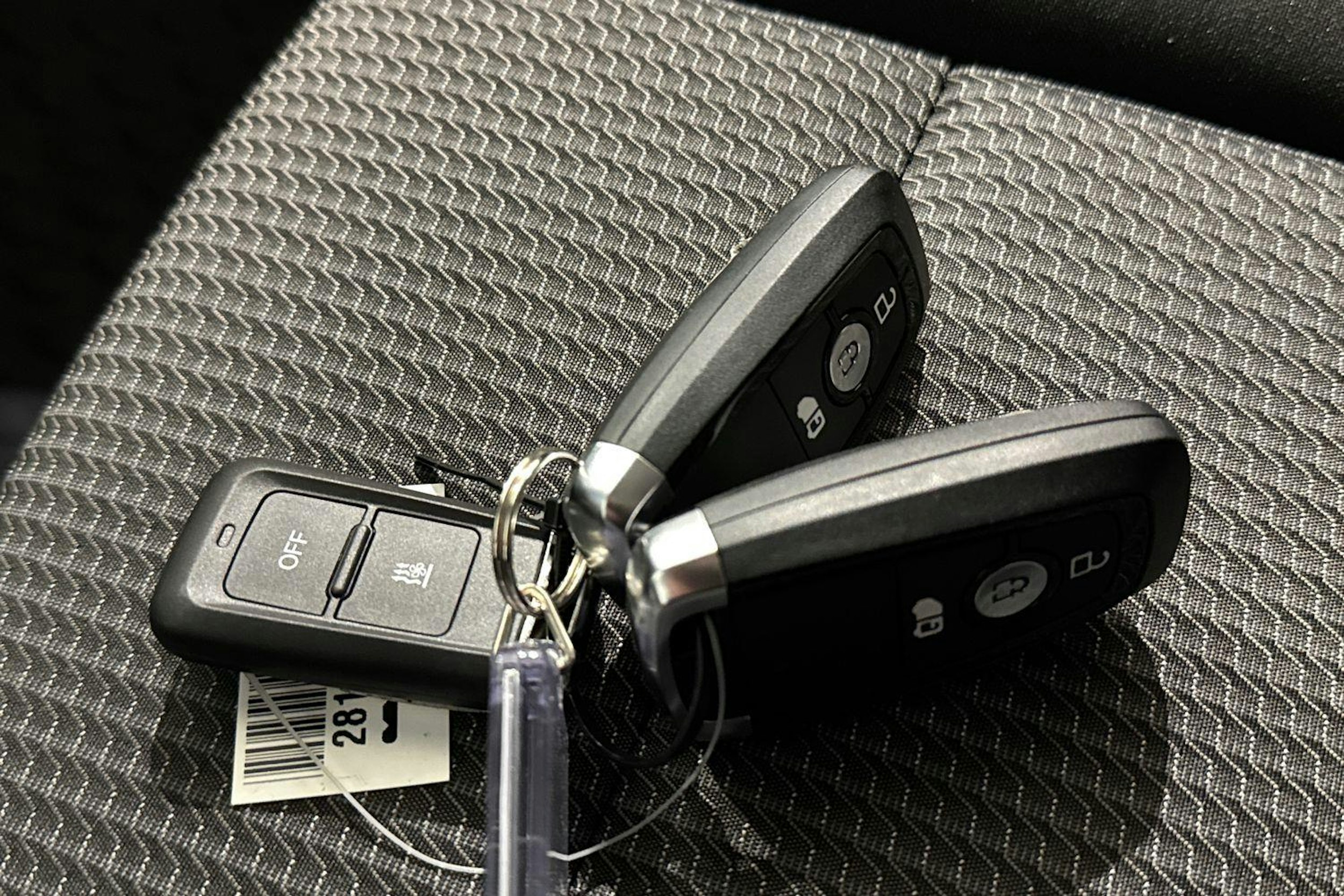 valkoinen Volkswagen Transporter 2026 kuva 26.