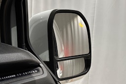 valkoinen Volkswagen Transporter 2026 kuva 27.