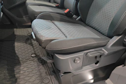 musta Volkswagen Transporter 2026 kuva 13.