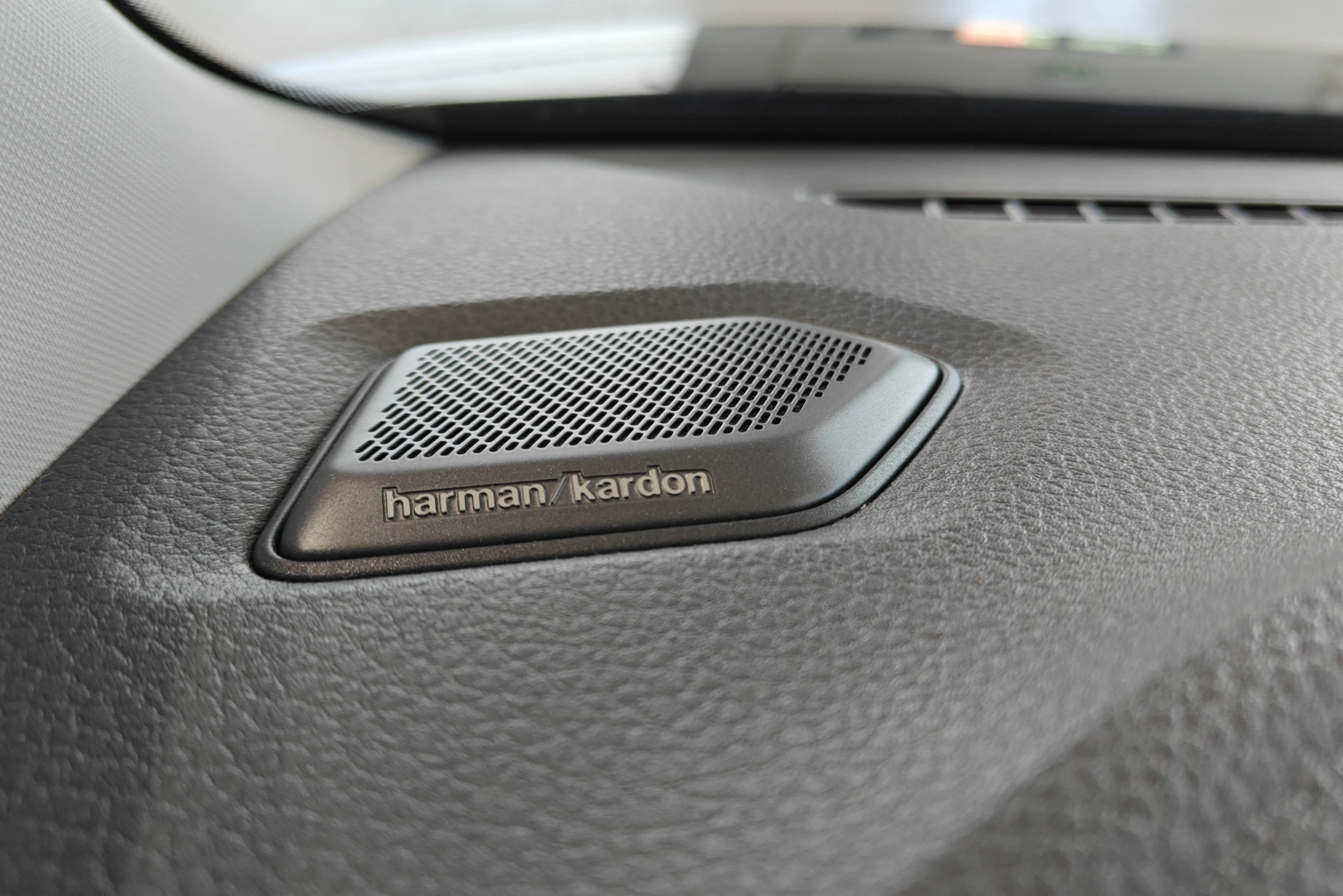 musta Volkswagen Transporter 2026 kuva 15.