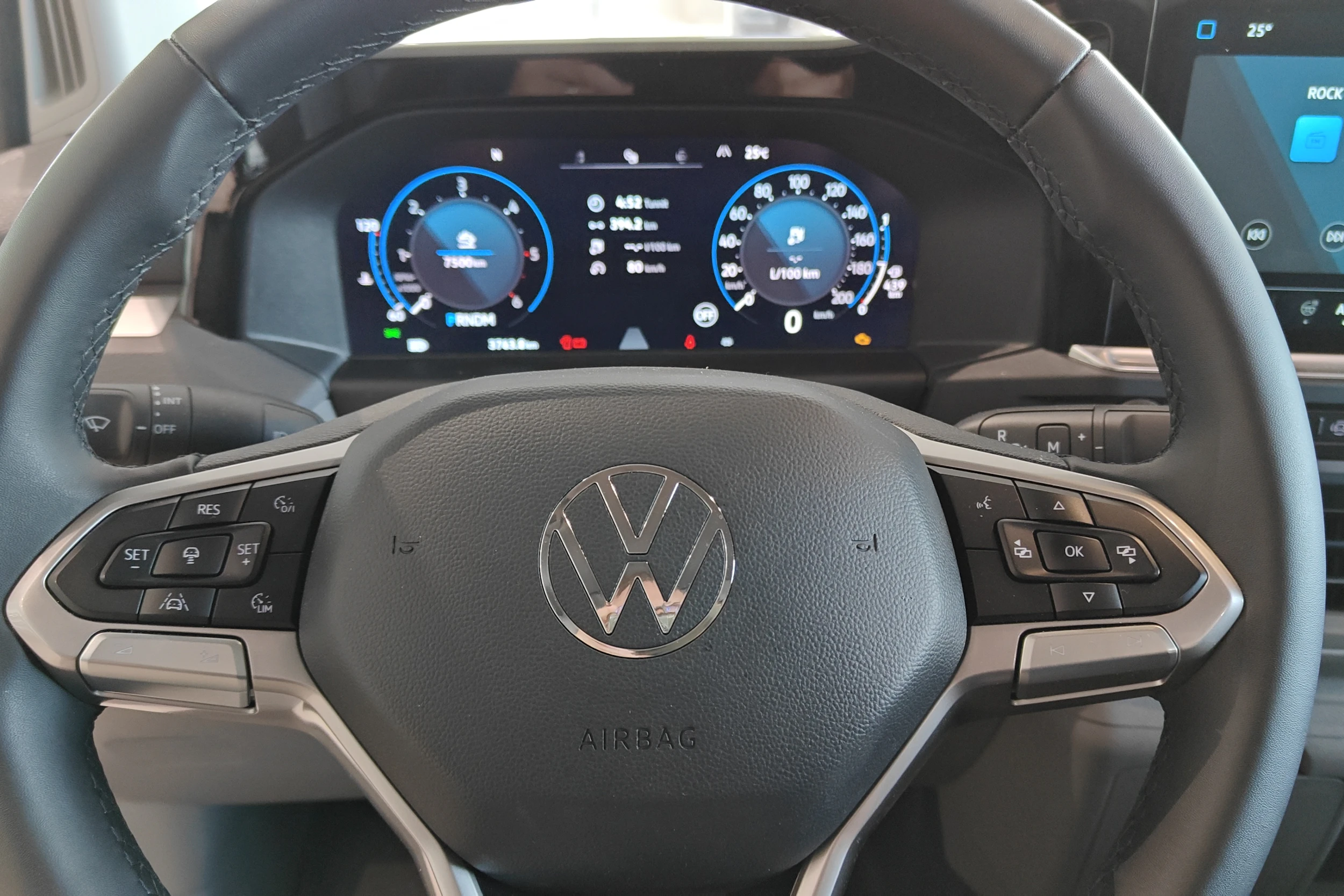 musta Volkswagen Transporter 2026 kuva 16.