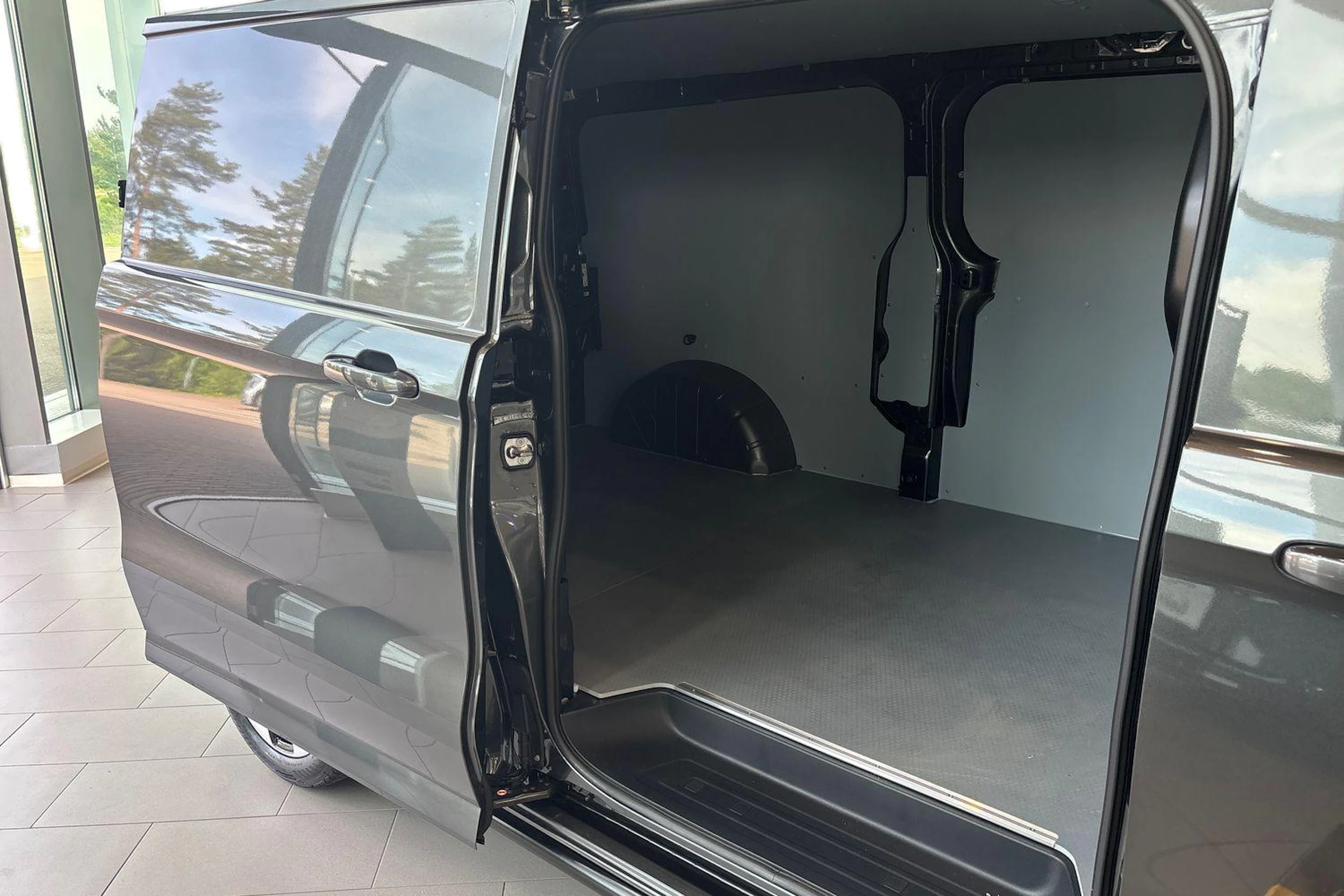 harmaa Volkswagen TRANSPORTER 2026 kuva 11.