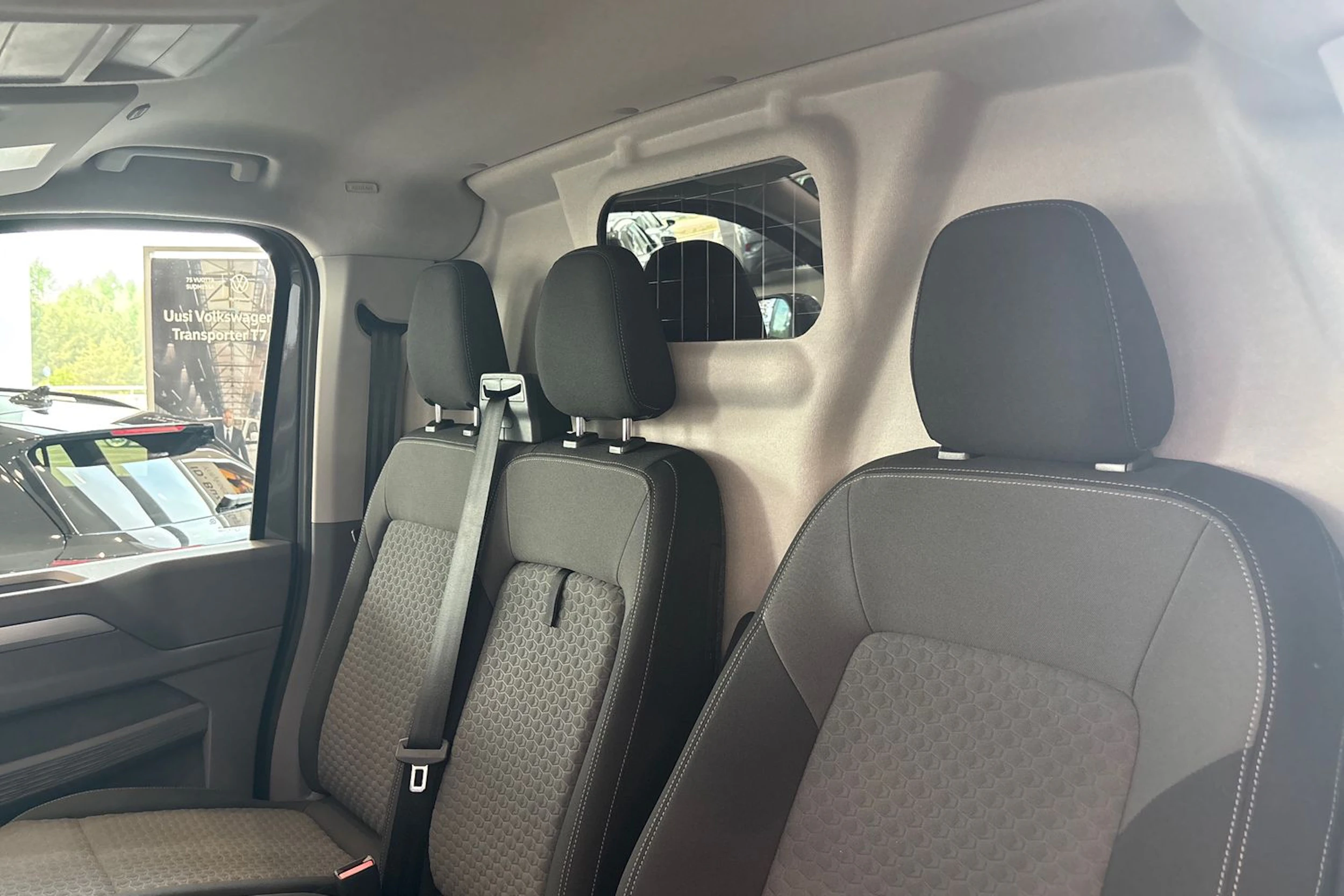 harmaa Volkswagen TRANSPORTER 2026 kuva 18.