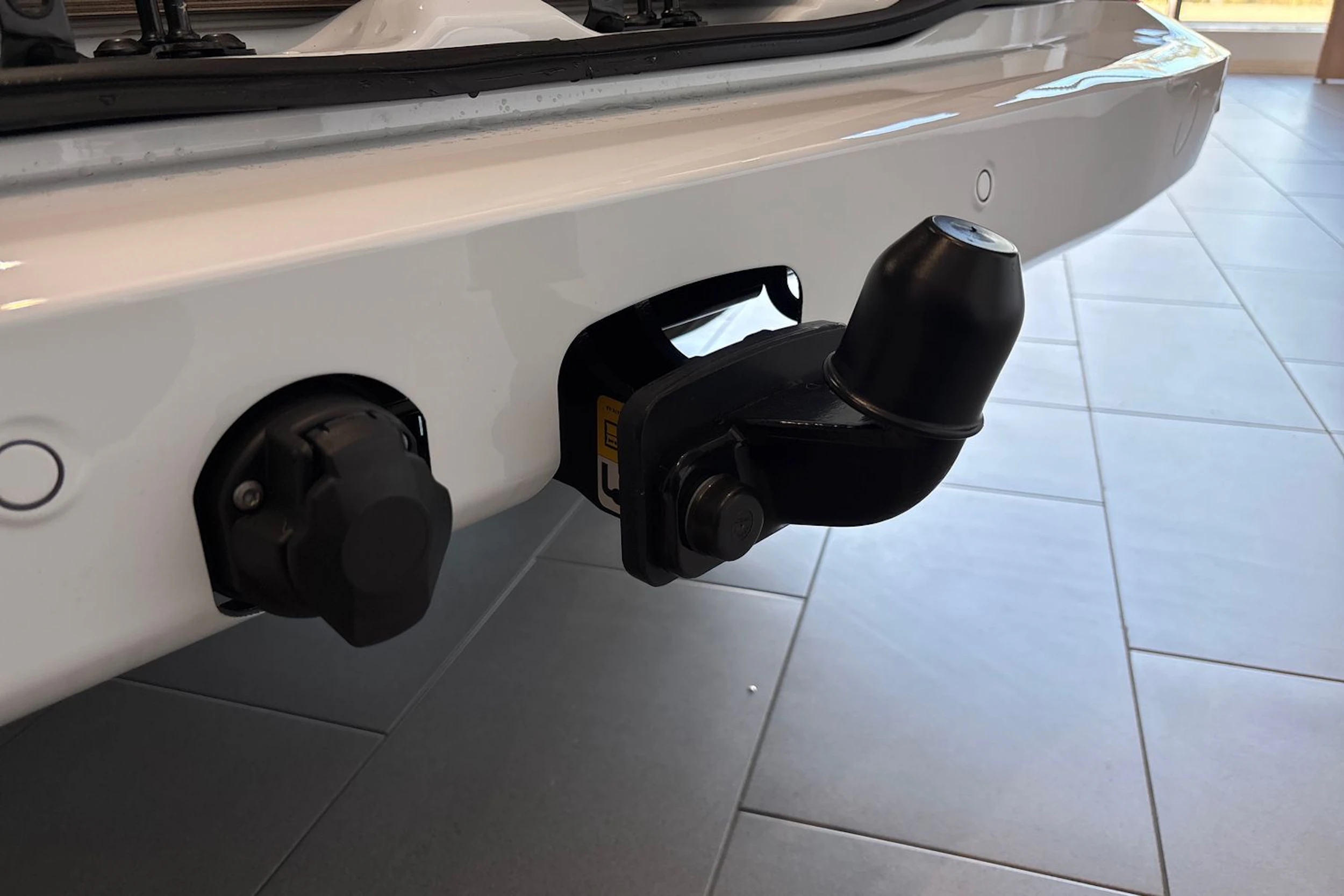 valkoinen Volkswagen Transporter 2026 kuva 15.