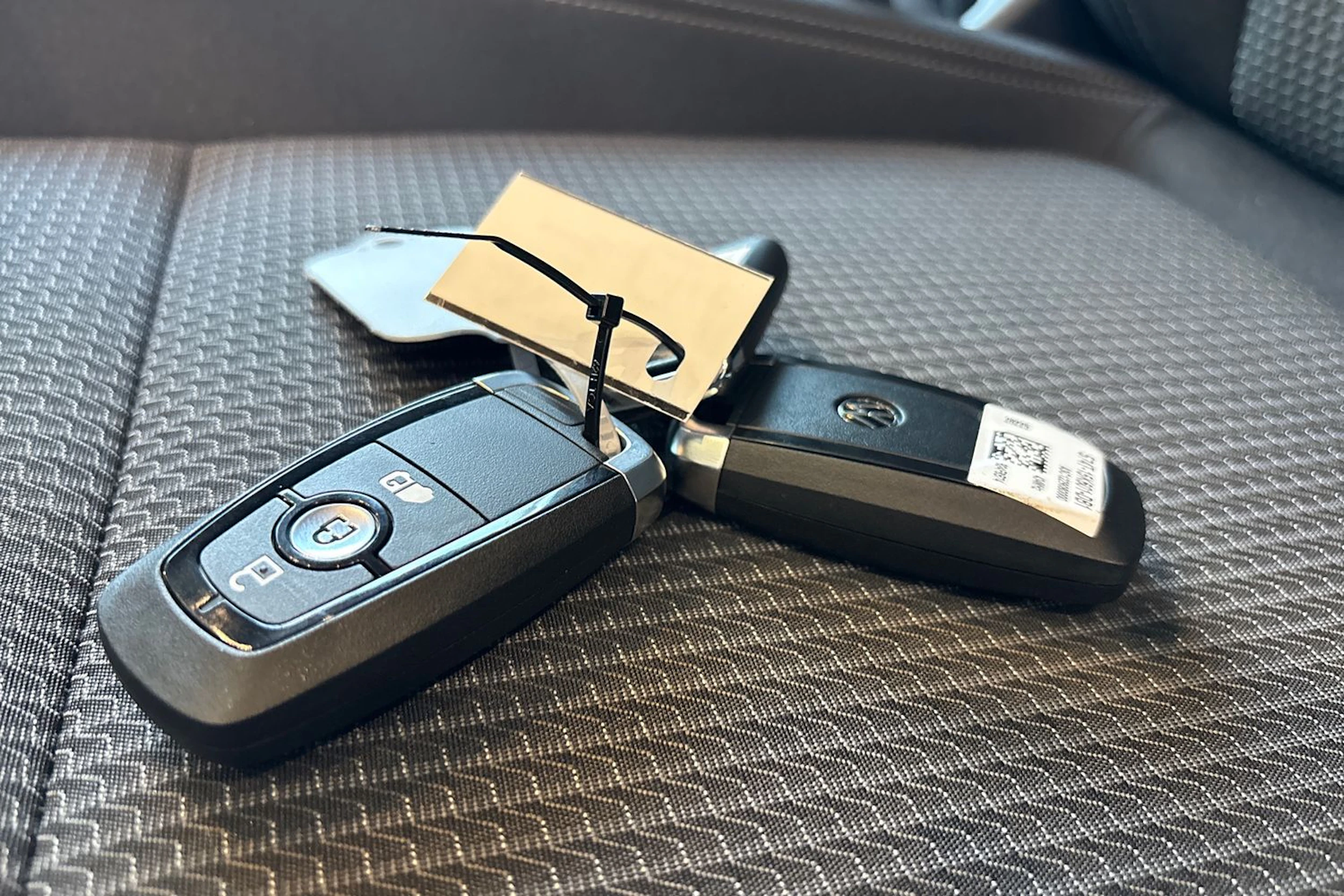 valkoinen Volkswagen Transporter 2026 kuva 17.