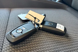 valkoinen Volkswagen Transporter 2026 kuva 17.