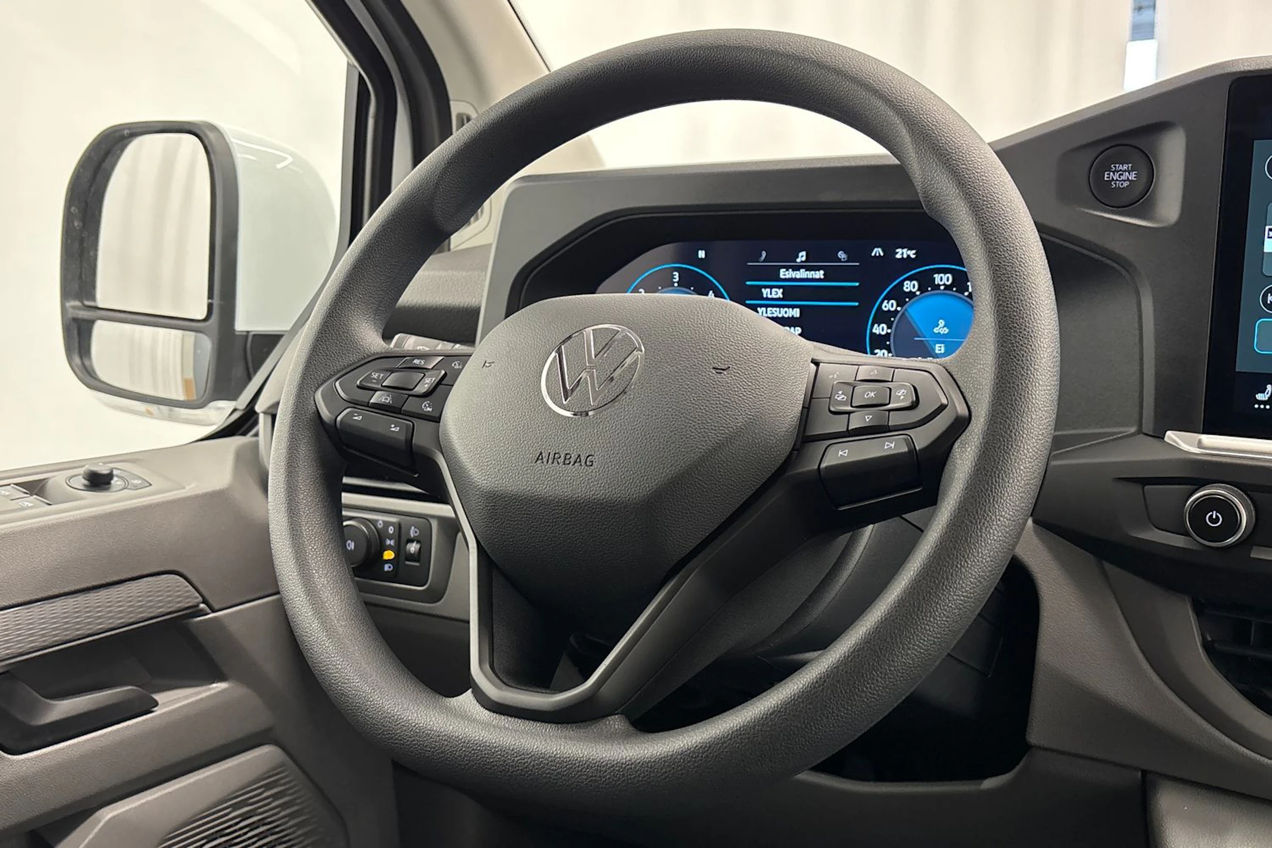 valkoinen Volkswagen Transporter 2026 kuva 13.