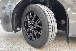 Harmaa Volkswagen Transporter 2026 kuva 10.
