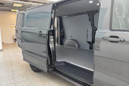 Harmaa Volkswagen Transporter 2026 kuva 13.