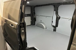 harmaa Volkswagen Transporter 2026 kuva 13.