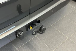 harmaa Volkswagen Transporter 2026 kuva 15.