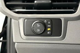 harmaa Volkswagen Transporter 2026 kuva 17.