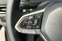 harmaa Volkswagen Transporter 2026 kuva 18.
