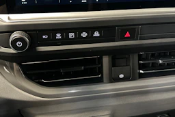 harmaa Volkswagen Transporter 2026 kuva 21.