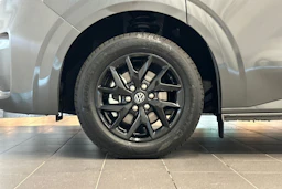 harmaa Volkswagen Transporter 2026 kuva 25.