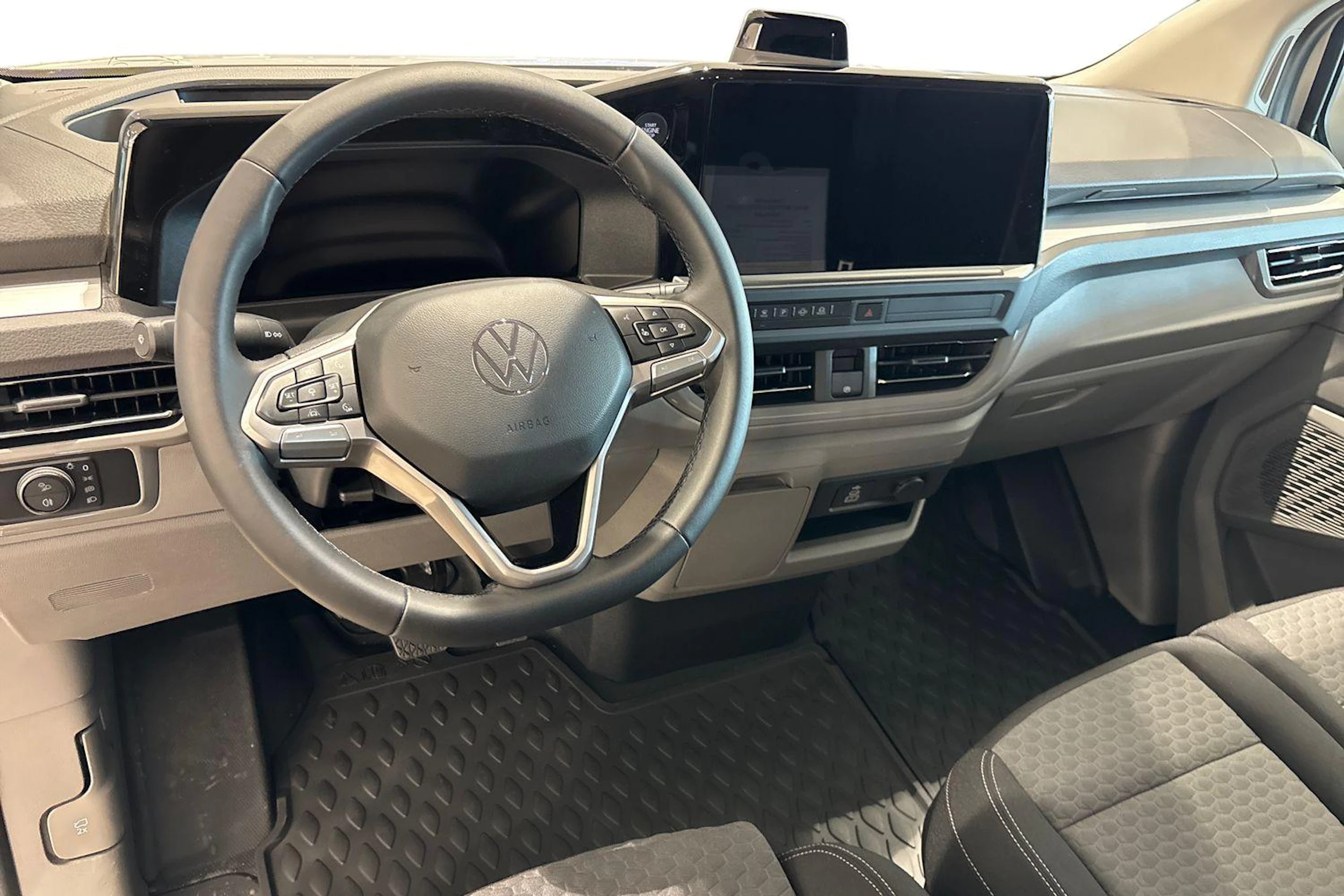 harmaa Volkswagen Transporter 2026 kuva 9.