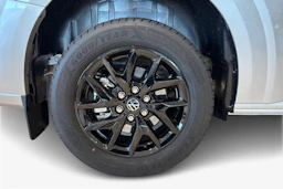 harmaa Volkswagen Transporter 2026 kuva 12.