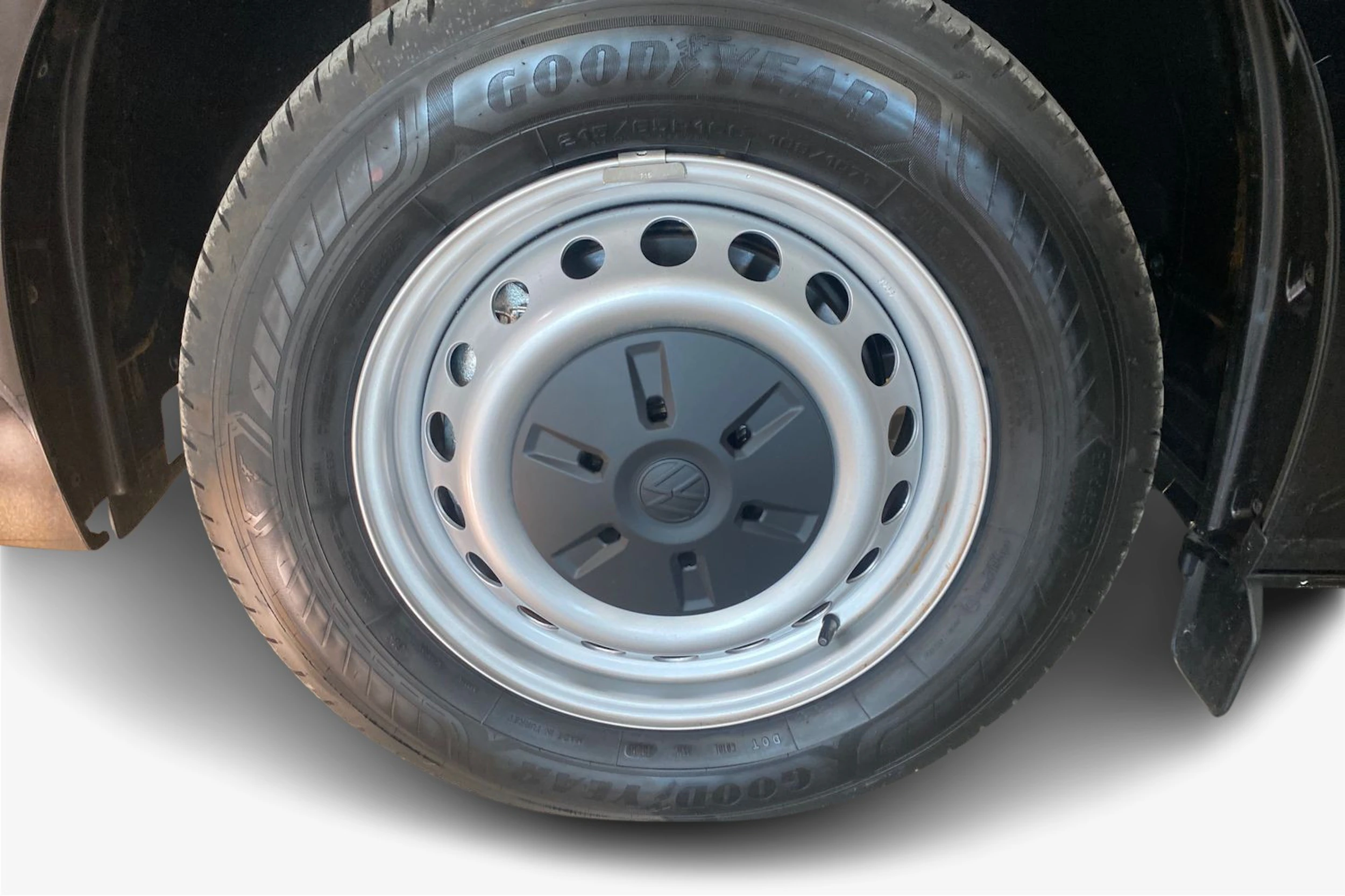 met. musta Volkswagen Transporter 2026 kuva 12.