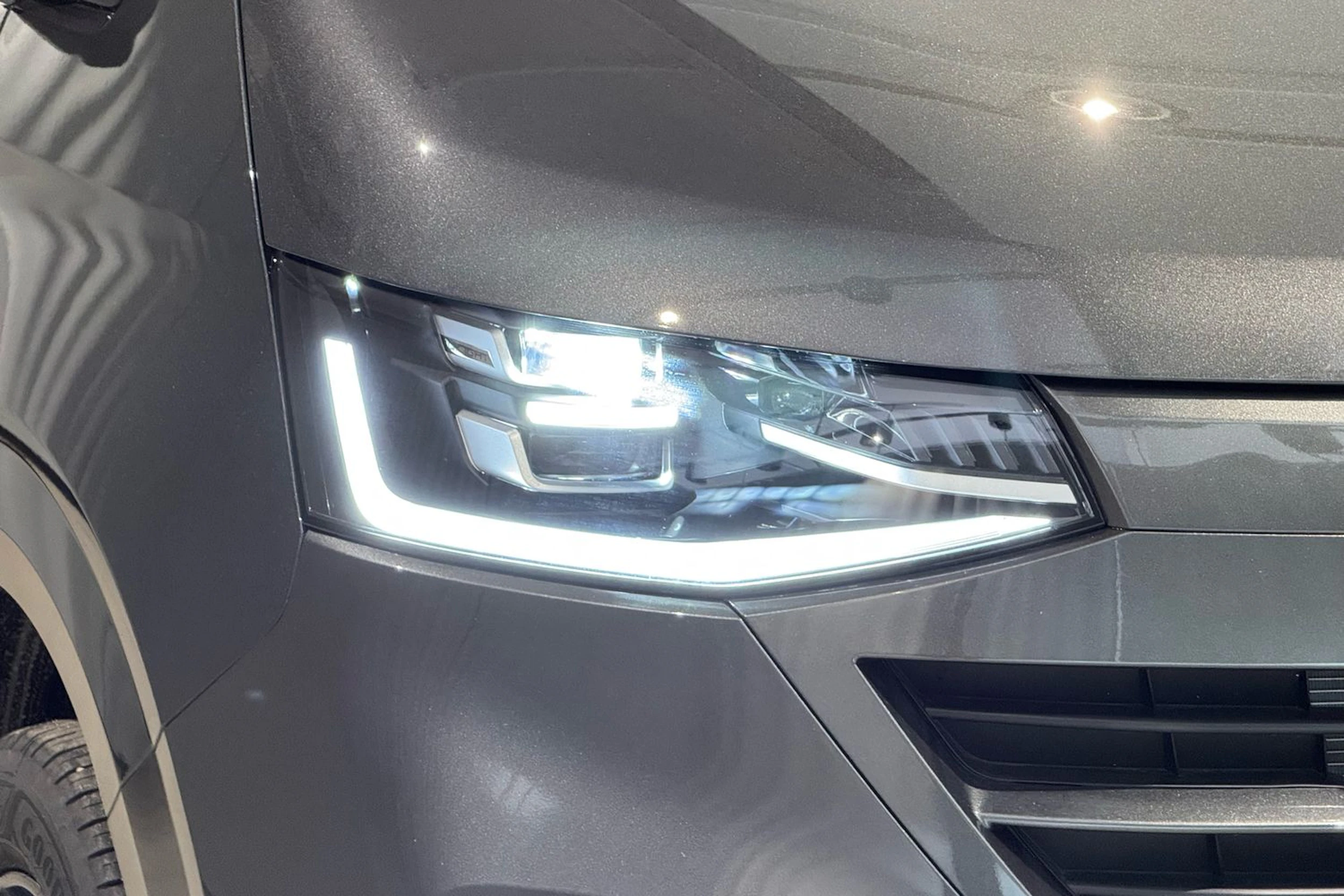 met. harmaa Volkswagen Transporter 2026 kuva 12.