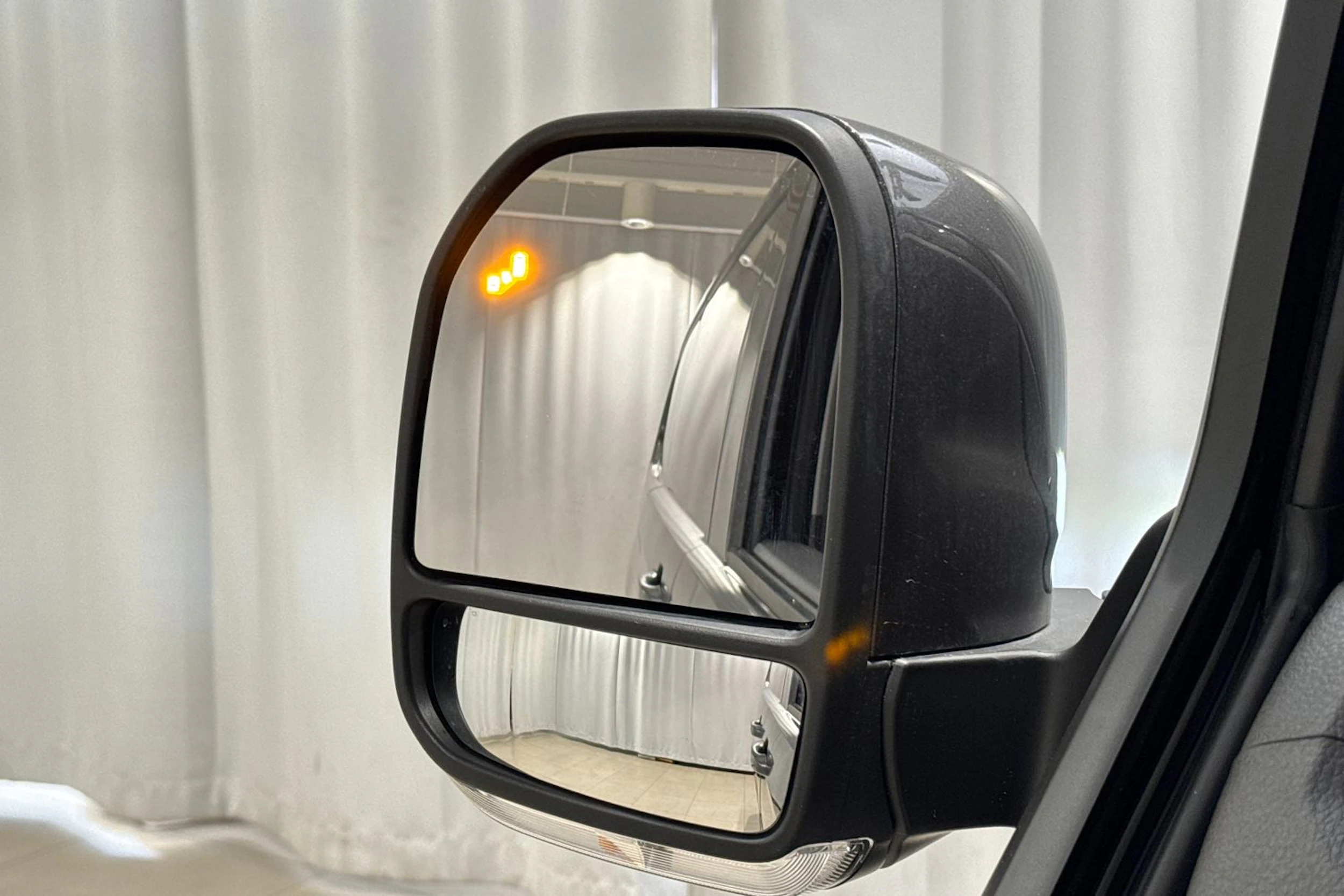 met. harmaa Volkswagen Transporter 2026 kuva 27.