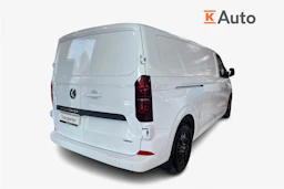 valkoinen Volkswagen Transporter 2026 kuva 2.