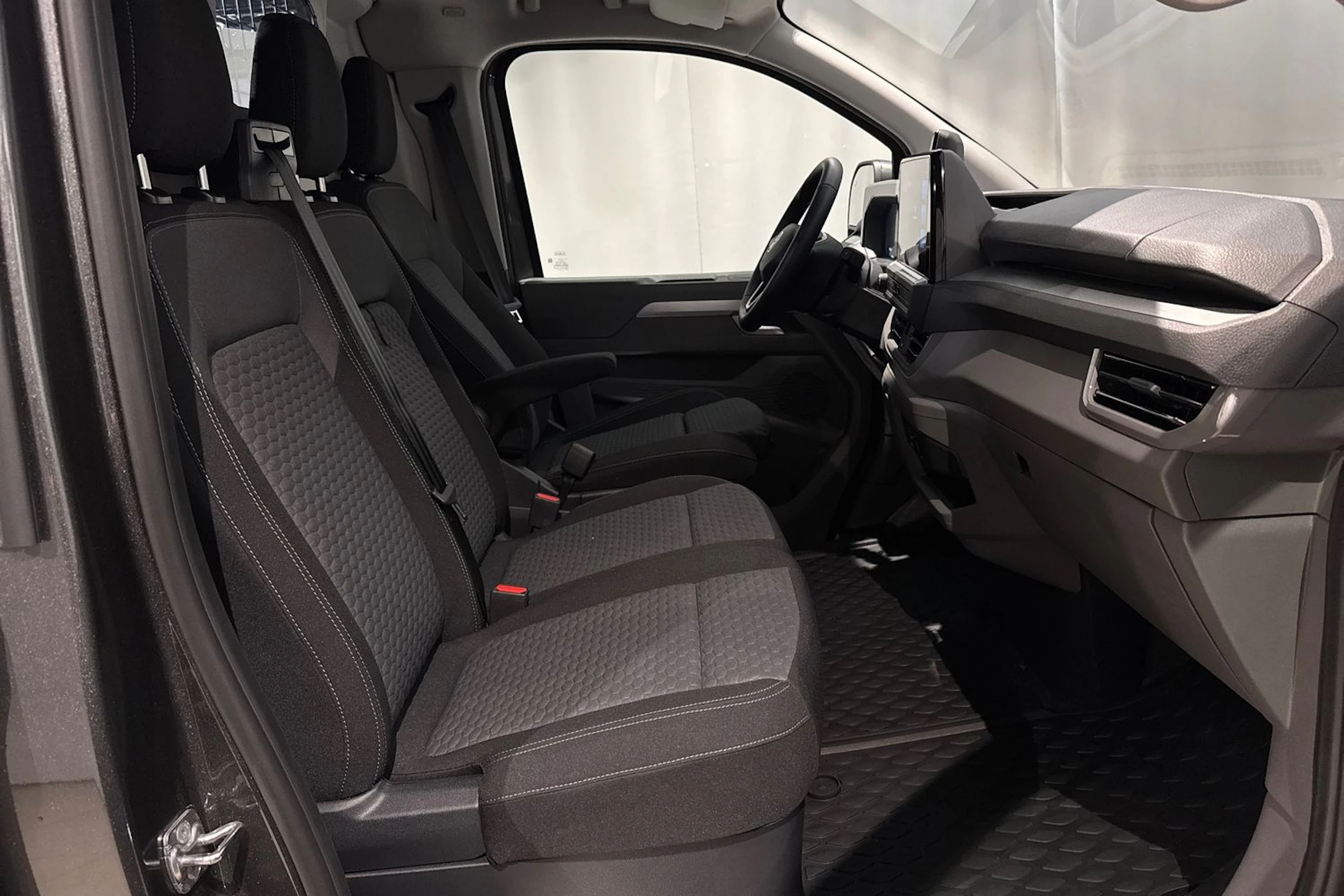 met. harmaa Volkswagen Transporter 2026 kuva 15.