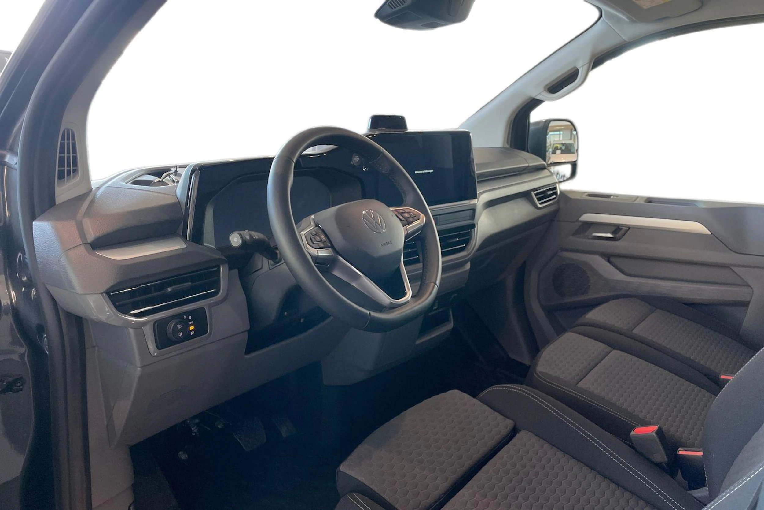 harmaa Volkswagen Transporter 2026 kuva 8.