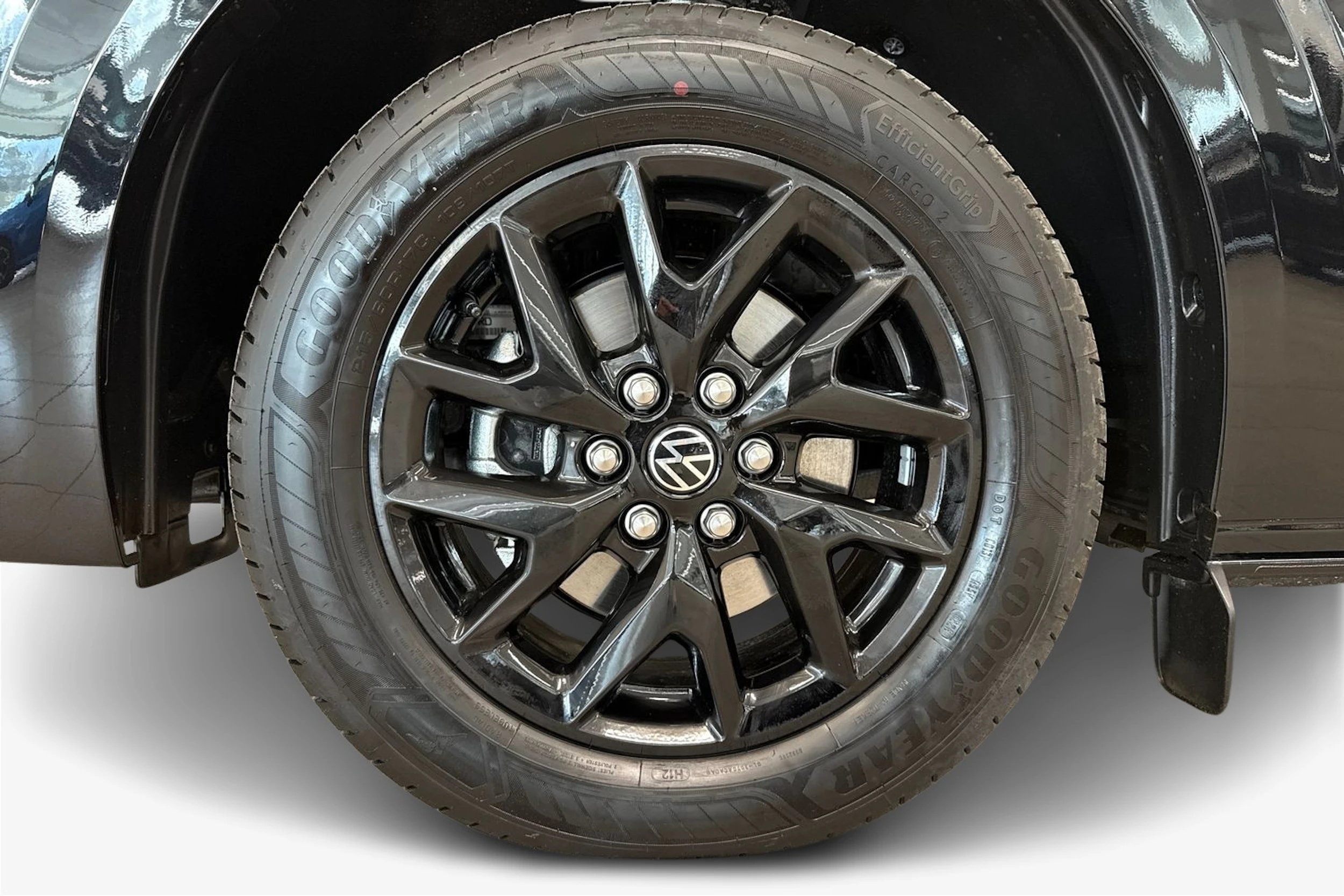 met. musta Volkswagen Transporter 2026 kuva 9.