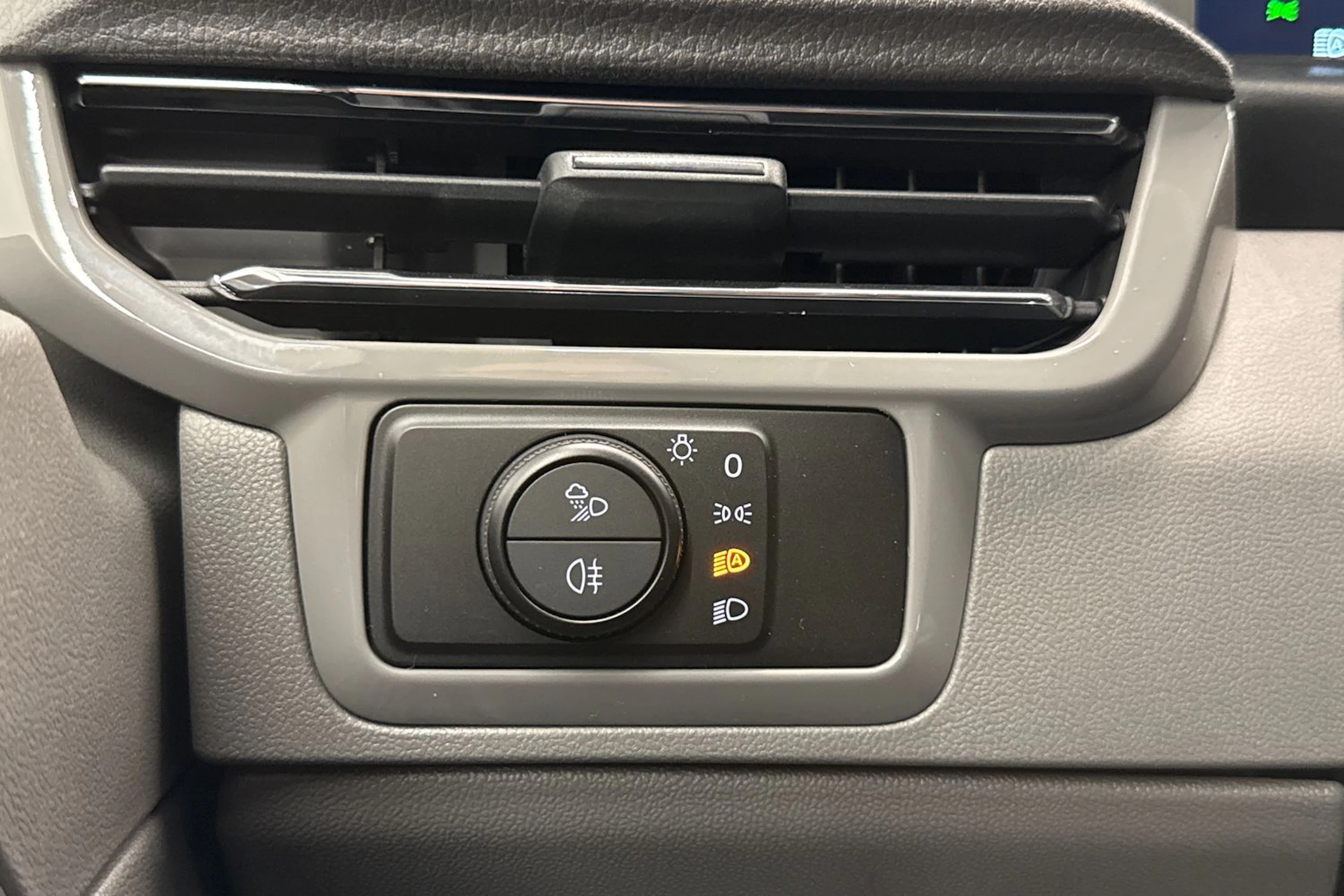 met. musta Volkswagen Transporter 2026 kuva 15.