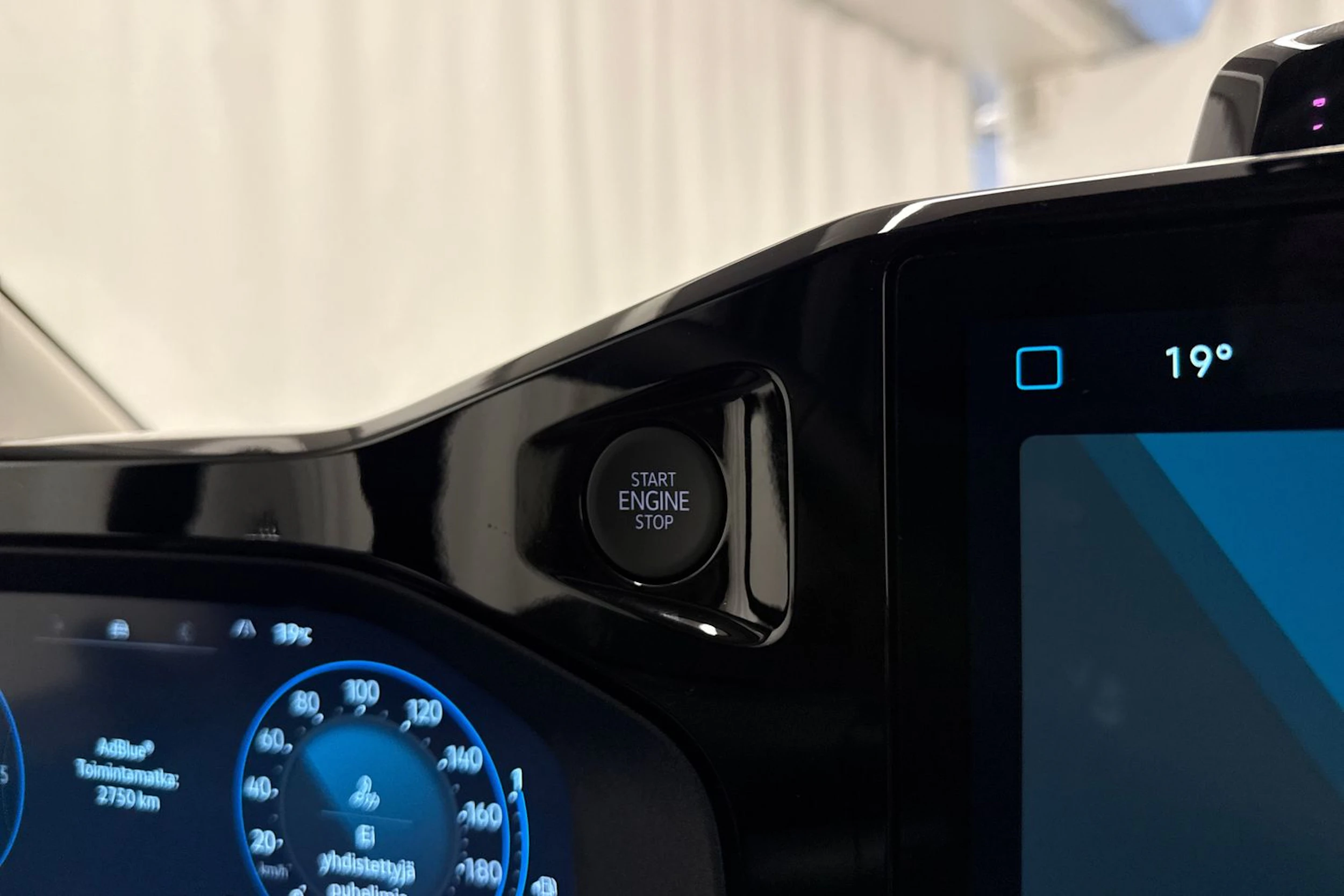 met. musta Volkswagen Transporter 2026 kuva 26.