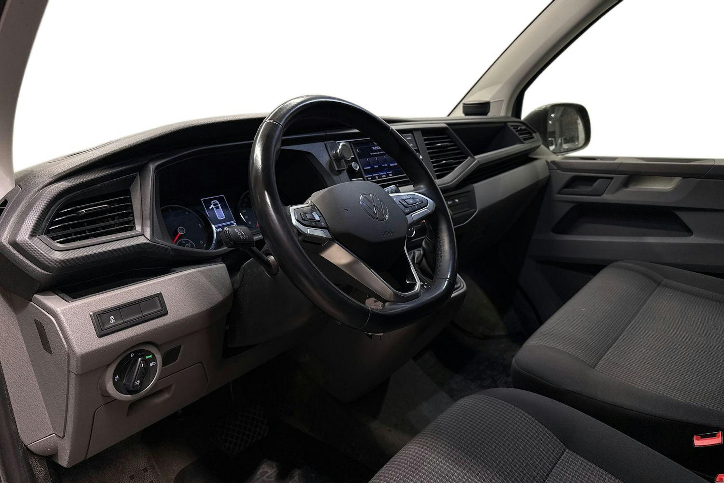 Harmaa Volkswagen Transporter 2024 kuva 3.