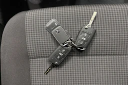 Sininen Volkswagen Transporter 2024 kuva 24.