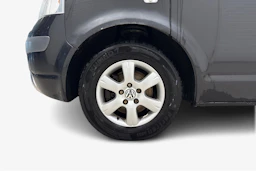 Musta Volkswagen Transporter umpipak. 2007 kuva 12.