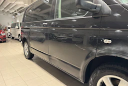 Musta Volkswagen Transporter umpipak. 2007 kuva 19.
