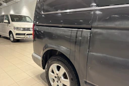 Musta Volkswagen Transporter umpipak. 2007 kuva 22.