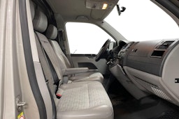 Ruskea (beige) Volkswagen Transporter umpipak. 2011 kuva 11.