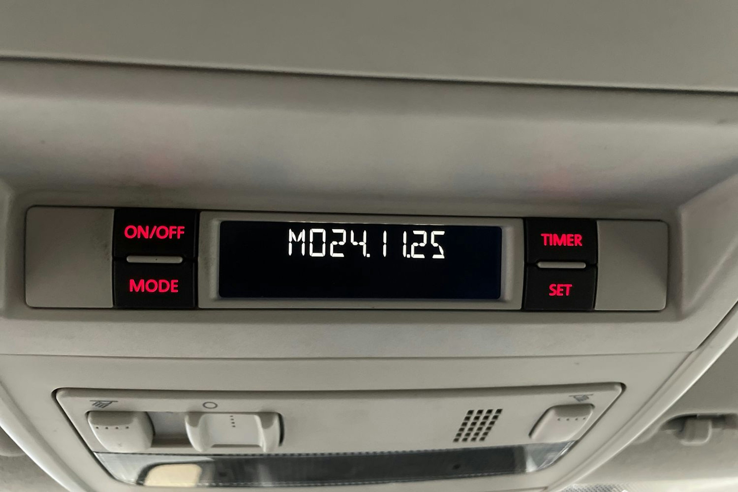 Ruskea (beige) Volkswagen Transporter umpipak. 2011 kuva 18.